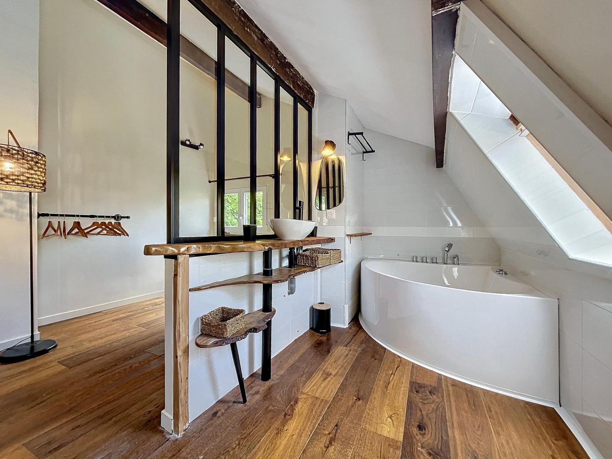 Maison Avec Jacuzzi Et Terrasse Ferienhaus *
